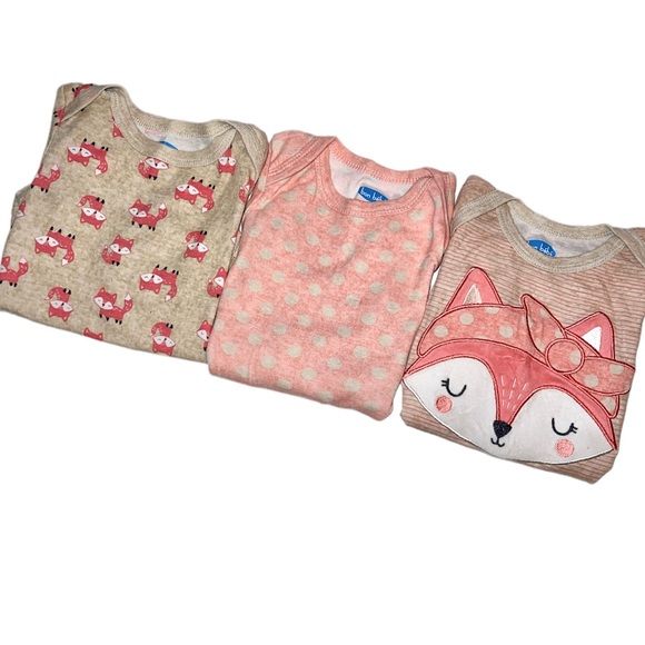 🎀3/$23🎀 Fox Onesie Bundle - Picture 6 of 9